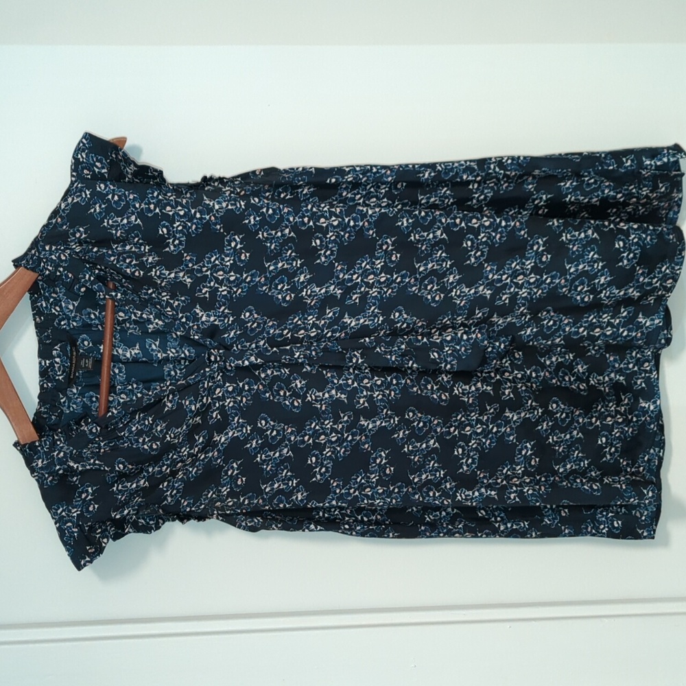 *DONATED" BR navy floral blouse with ruffle cap sleeves and tie neck